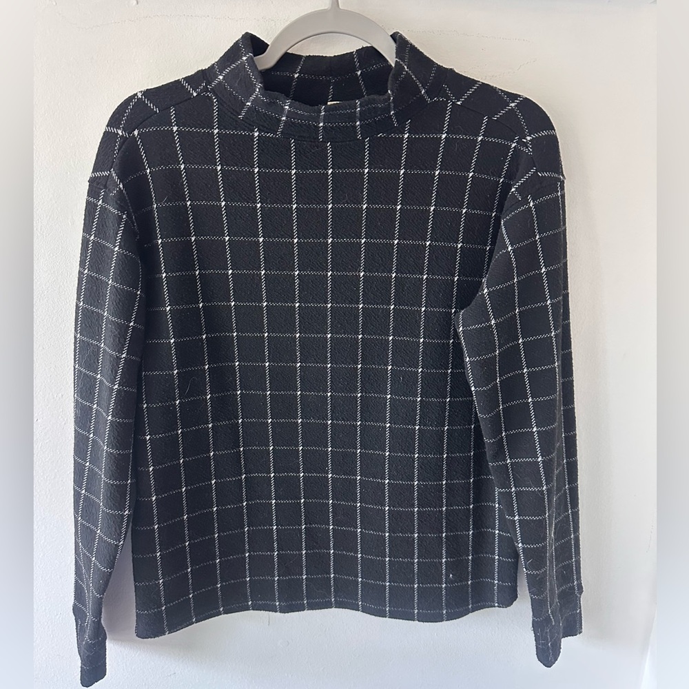 beachlunchlounge Black and White Grid Turtleneck Sweater